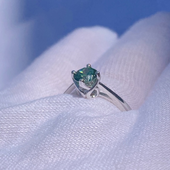 🎉Party Special🎉 bright beautiful Swarovski CZ - Picture 3 of 5